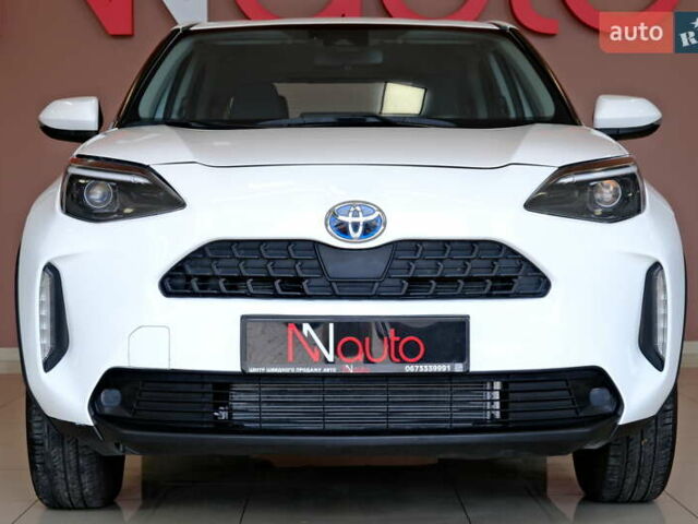 Белый Тойота Yaris Cross, объемом двигателя 1.5 л и пробегом 69 тыс. км за 25500 $, фото 3 на Automoto.ua