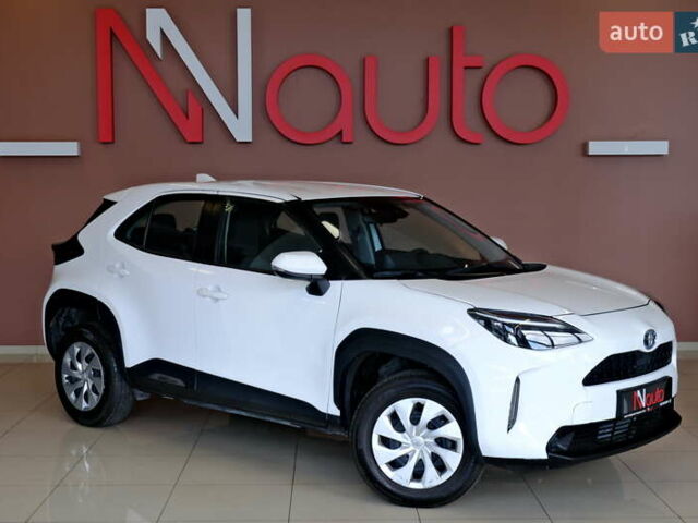 Белый Тойота Yaris Cross, объемом двигателя 1.5 л и пробегом 69 тыс. км за 25500 $, фото 14 на Automoto.ua