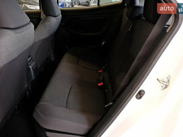 Белый Тойота Yaris Cross, объемом двигателя 1.5 л и пробегом 69 тыс. км за 25500 $, фото 26 на Automoto.ua