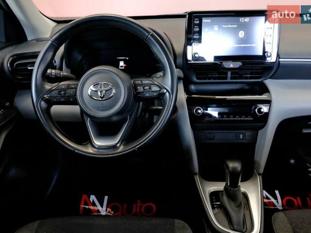 Белый Тойота Yaris Cross, объемом двигателя 1.5 л и пробегом 69 тыс. км за 25500 $, фото 32 на Automoto.ua