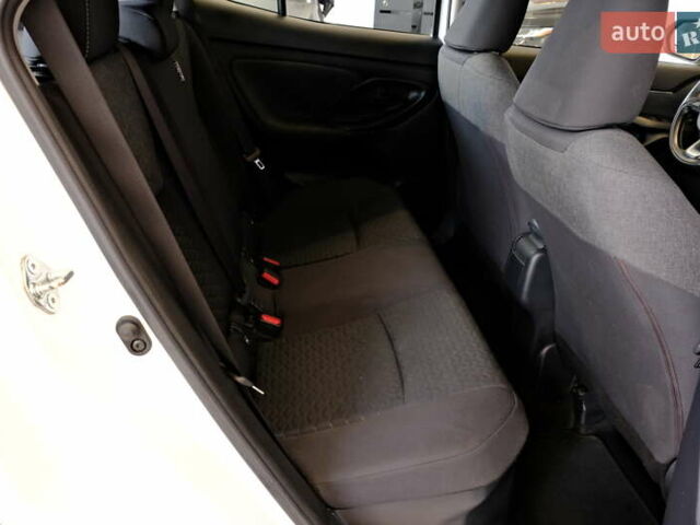 Белый Тойота Yaris Cross, объемом двигателя 1.5 л и пробегом 69 тыс. км за 25500 $, фото 27 на Automoto.ua