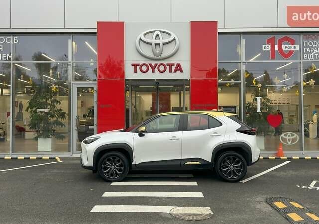 Белый Тойота Yaris Cross, объемом двигателя 1.49 л и пробегом 45 тыс. км за 28500 $, фото 3 на Automoto.ua