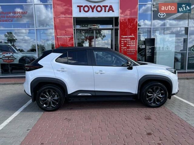 Белый Тойота Yaris Cross, объемом двигателя 1.49 л и пробегом 1 тыс. км за 33055 $, фото 4 на Automoto.ua