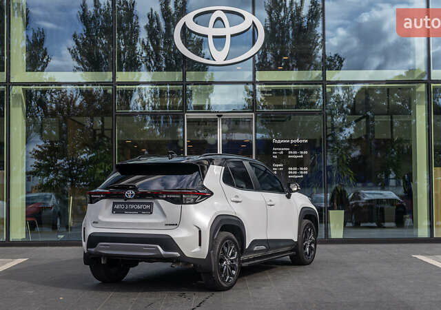 Белый Тойота Yaris Cross, объемом двигателя 1.49 л и пробегом 16 тыс. км за 30748 $, фото 19 на Automoto.ua