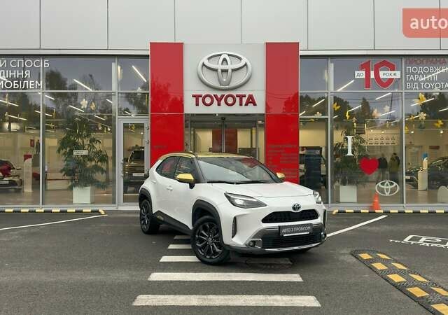 Белый Тойота Yaris Cross, объемом двигателя 1.49 л и пробегом 45 тыс. км за 28500 $, фото 26 на Automoto.ua