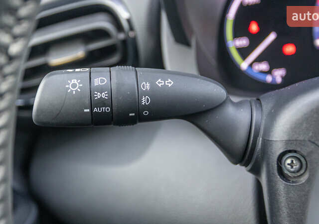 Белый Тойота Yaris Cross, объемом двигателя 1.49 л и пробегом 16 тыс. км за 30748 $, фото 25 на Automoto.ua