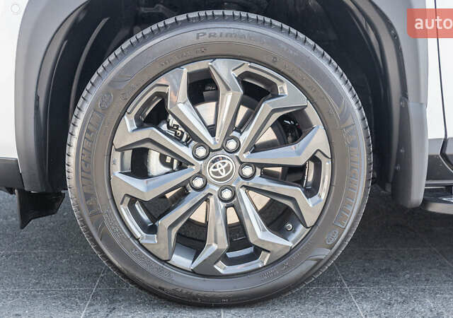 Белый Тойота Yaris Cross, объемом двигателя 1.49 л и пробегом 1 тыс. км за 33542 $, фото 16 на Automoto.ua