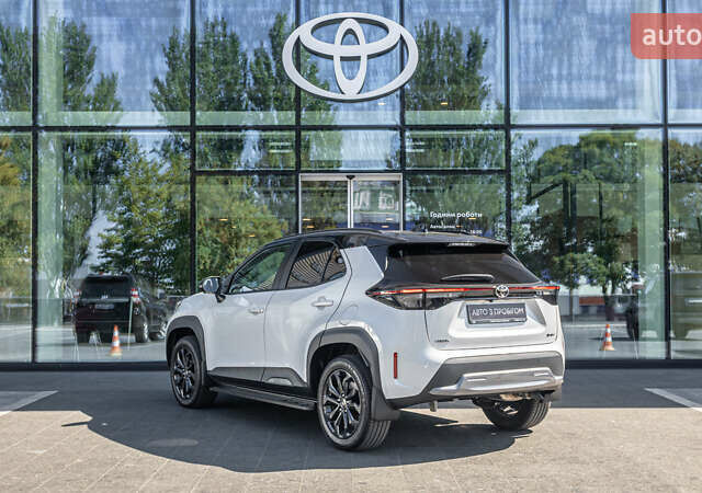 Белый Тойота Yaris Cross, объемом двигателя 1.49 л и пробегом 1 тыс. км за 33542 $, фото 1 на Automoto.ua