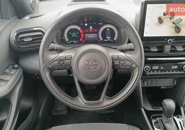 Белый Тойота Yaris Cross, объемом двигателя 1.49 л и пробегом 1 тыс. км за 34614 $, фото 8 на Automoto.ua