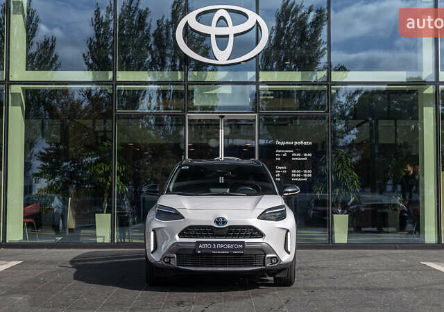 Белый Тойота Yaris Cross, объемом двигателя 1.49 л и пробегом 16 тыс. км за 30748 $, фото 4 на Automoto.ua