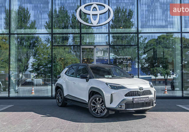 Белый Тойота Yaris Cross, объемом двигателя 1.49 л и пробегом 1 тыс. км за 33542 $, фото 19 на Automoto.ua