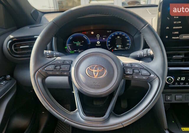 Белый Тойота Yaris Cross, объемом двигателя 1.49 л и пробегом 1 тыс. км за 32616 $, фото 8 на Automoto.ua