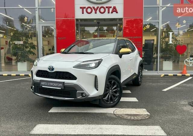 Белый Тойота Yaris Cross, объемом двигателя 1.49 л и пробегом 45 тыс. км за 28500 $, фото 1 на Automoto.ua
