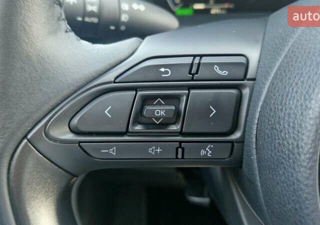 Белый Тойота Yaris Cross, объемом двигателя 1.49 л и пробегом 1 тыс. км за 32616 $, фото 14 на Automoto.ua