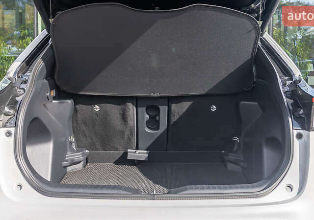 Белый Тойота Yaris Cross, объемом двигателя 1.49 л и пробегом 16 тыс. км за 30748 $, фото 9 на Automoto.ua