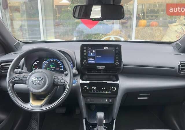 Белый Тойота Yaris Cross, объемом двигателя 1.49 л и пробегом 45 тыс. км за 28500 $, фото 9 на Automoto.ua