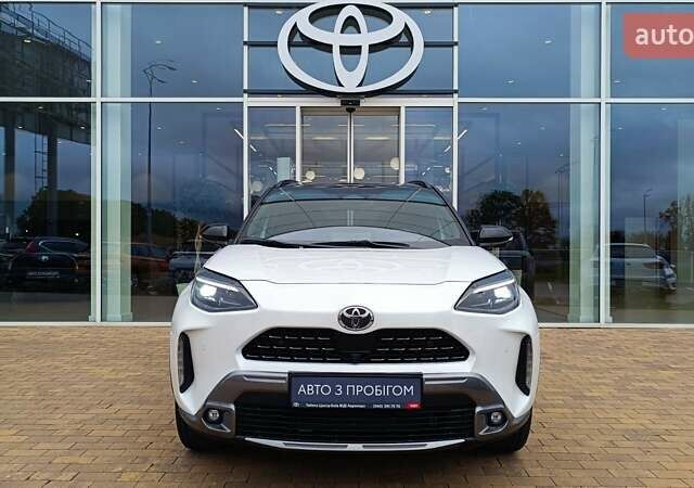 Белый Тойота Yaris Cross, объемом двигателя 1.49 л и пробегом 1 тыс. км за 34614 $, фото 4 на Automoto.ua
