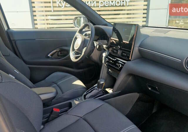 Белый Тойота Yaris Cross, объемом двигателя 1.49 л и пробегом 1 тыс. км за 32616 $, фото 5 на Automoto.ua