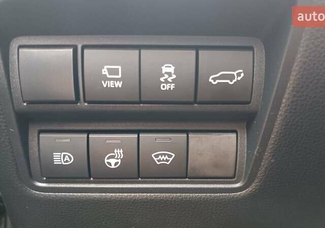 Белый Тойота Yaris Cross, объемом двигателя 1.49 л и пробегом 1 тыс. км за 34614 $, фото 13 на Automoto.ua