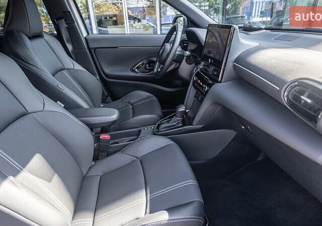 Белый Тойота Yaris Cross, объемом двигателя 1.49 л и пробегом 1 тыс. км за 33542 $, фото 5 на Automoto.ua
