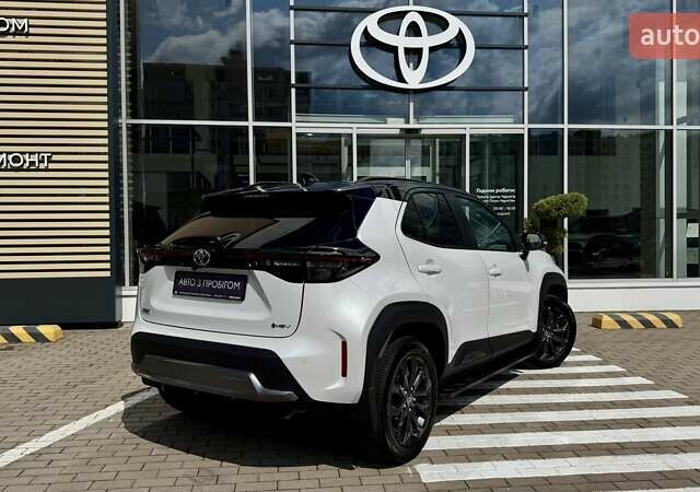 Белый Тойота Yaris Cross, объемом двигателя 1.49 л и пробегом 2 тыс. км за 33204 $, фото 6 на Automoto.ua