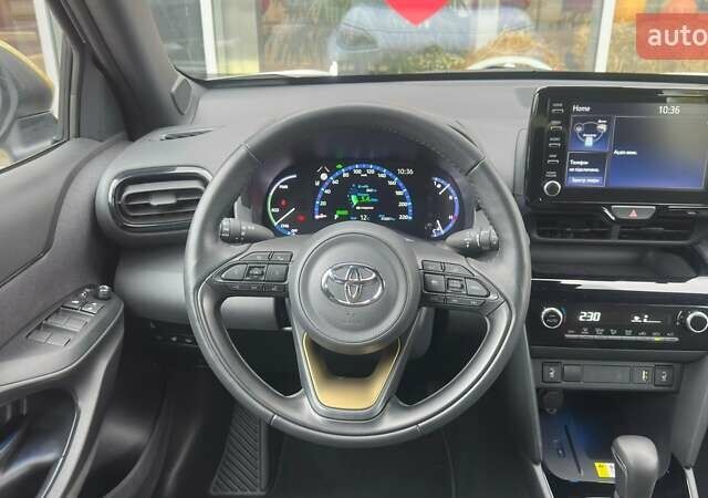 Белый Тойота Yaris Cross, объемом двигателя 1.49 л и пробегом 45 тыс. км за 28500 $, фото 10 на Automoto.ua