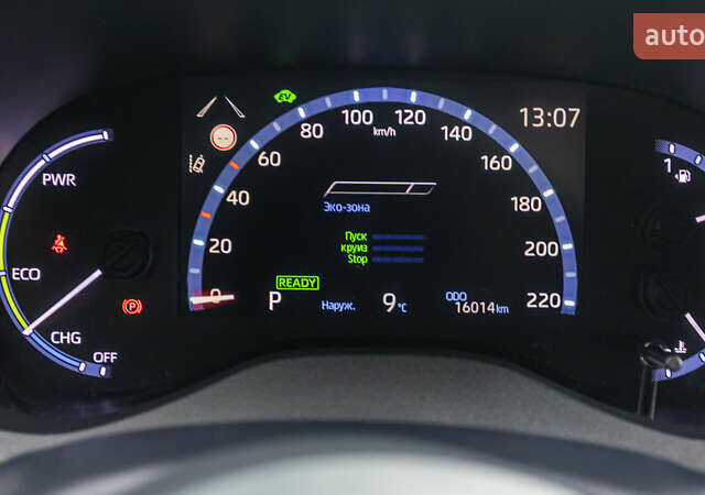 Белый Тойота Yaris Cross, объемом двигателя 1.49 л и пробегом 16 тыс. км за 30748 $, фото 15 на Automoto.ua