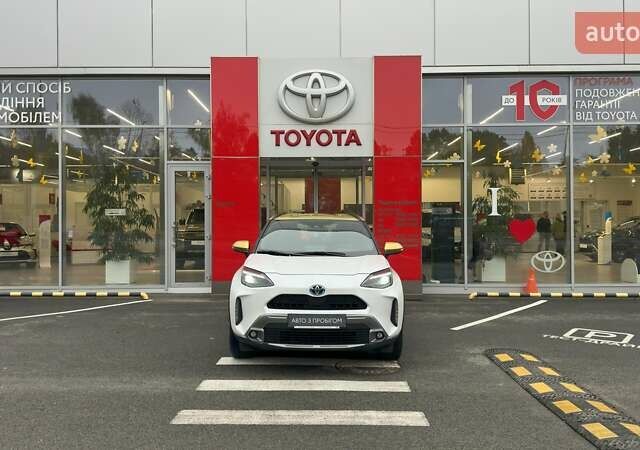 Белый Тойота Yaris Cross, объемом двигателя 1.49 л и пробегом 45 тыс. км за 28500 $, фото 5 на Automoto.ua