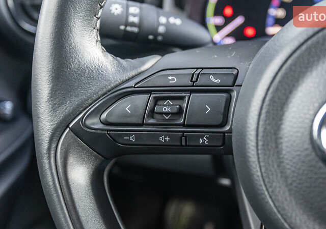 Белый Тойота Yaris Cross, объемом двигателя 1.49 л и пробегом 16 тыс. км за 30748 $, фото 27 на Automoto.ua