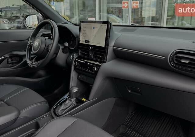Белый Тойота Yaris Cross, объемом двигателя 1.49 л и пробегом 2 тыс. км за 33204 $, фото 19 на Automoto.ua