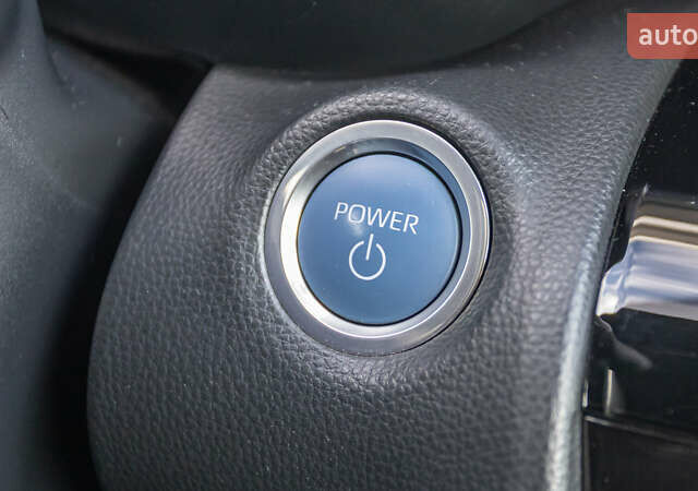 Белый Тойота Yaris Cross, объемом двигателя 1.49 л и пробегом 16 тыс. км за 30748 $, фото 29 на Automoto.ua