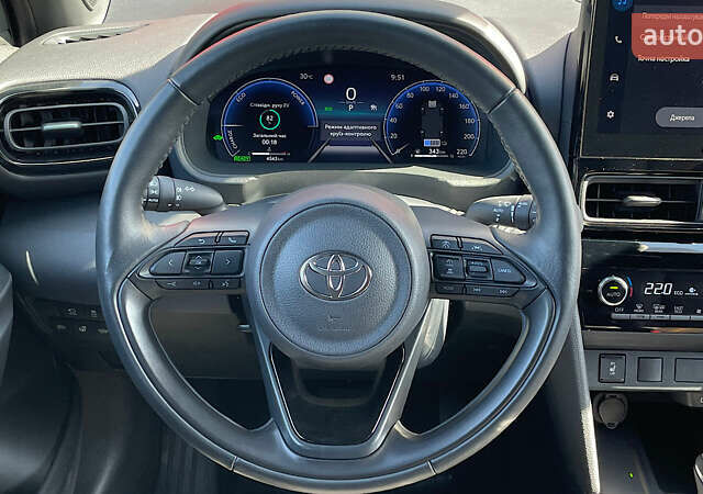 Белый Тойота Yaris Cross, объемом двигателя 1.49 л и пробегом 4 тыс. км за 33014 $, фото 12 на Automoto.ua