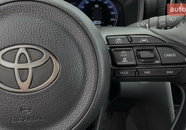 Белый Тойота Yaris Cross, объемом двигателя 1.49 л и пробегом 2 тыс. км за 33204 $, фото 30 на Automoto.ua