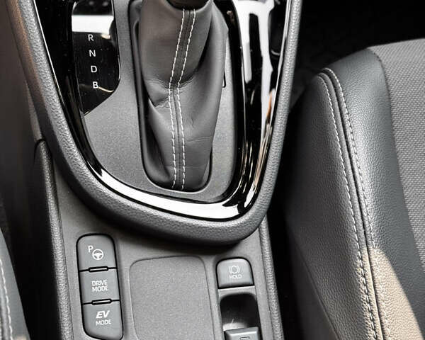 Белый Тойота Yaris Cross, объемом двигателя 1.49 л и пробегом 8 тыс. км за 35500 $, фото 17 на Automoto.ua