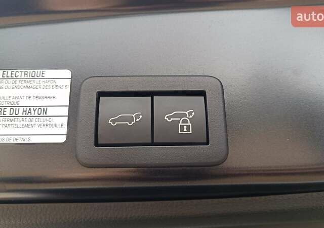 Белый Тойота Yaris Cross, объемом двигателя 1.49 л и пробегом 1 тыс. км за 34614 $, фото 15 на Automoto.ua