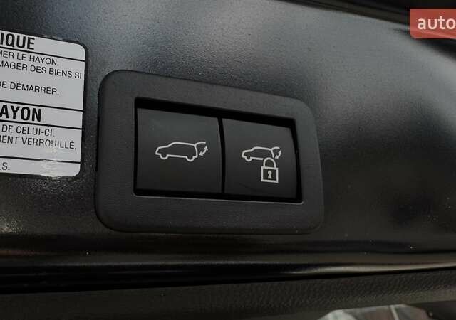 Белый Тойота Yaris Cross, объемом двигателя 1.49 л и пробегом 2 тыс. км за 33204 $, фото 14 на Automoto.ua