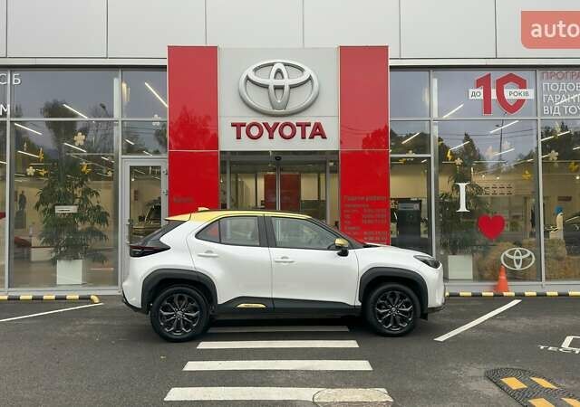 Белый Тойота Yaris Cross, объемом двигателя 1.49 л и пробегом 45 тыс. км за 28500 $, фото 24 на Automoto.ua