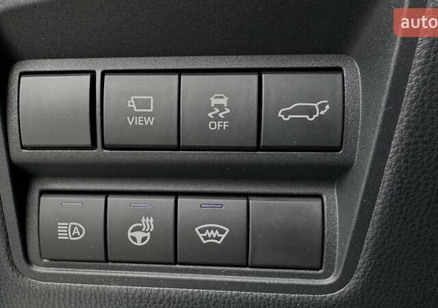 Белый Тойота Yaris Cross, объемом двигателя 1.49 л и пробегом 2 тыс. км за 33204 $, фото 39 на Automoto.ua