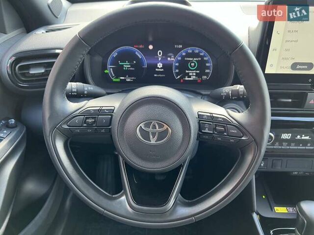 Белый Тойота Yaris Cross, объемом двигателя 1.49 л и пробегом 1 тыс. км за 33055 $, фото 8 на Automoto.ua