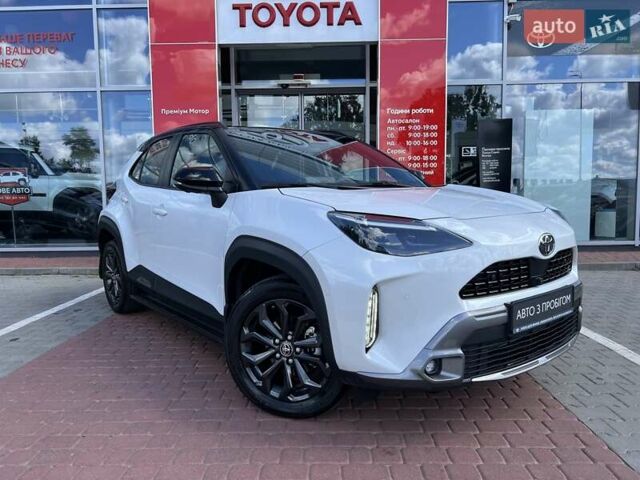 Белый Тойота Yaris Cross, объемом двигателя 1.49 л и пробегом 1 тыс. км за 33055 $, фото 2 на Automoto.ua