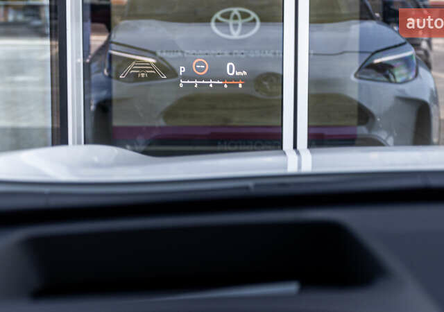 Белый Тойота Yaris Cross, объемом двигателя 1.49 л и пробегом 1 тыс. км за 33542 $, фото 25 на Automoto.ua