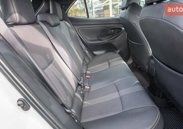 Белый Тойота Yaris Cross, объемом двигателя 1.49 л и пробегом 16 тыс. км за 30748 $, фото 6 на Automoto.ua