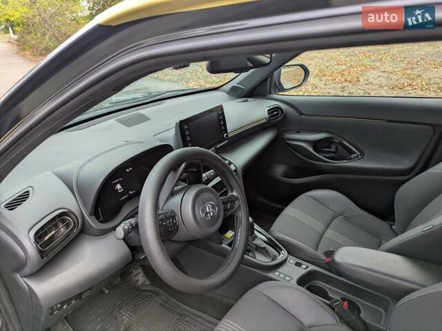 Черный Тойота Yaris Cross, объемом двигателя 1.5 л и пробегом 34 тыс. км за 28300 $, фото 10 на Automoto.ua
