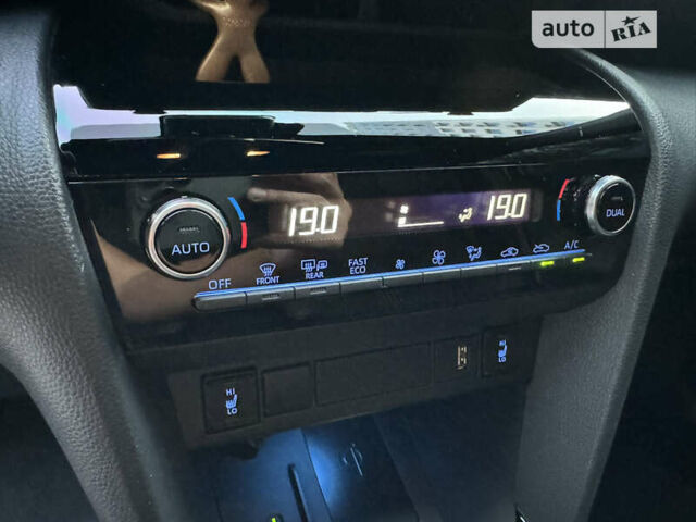 Чорний Тойота Yaris Cross, об'ємом двигуна 1.49 л та пробігом 47 тис. км за 26900 $, фото 40 на Automoto.ua