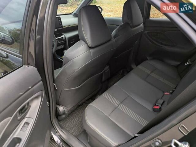 Черный Тойота Yaris Cross, объемом двигателя 1.5 л и пробегом 34 тыс. км за 28300 $, фото 12 на Automoto.ua
