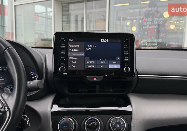 Червоний Тойота Yaris Cross, об'ємом двигуна 1.49 л та пробігом 38 тис. км за 24900 $, фото 14 на Automoto.ua