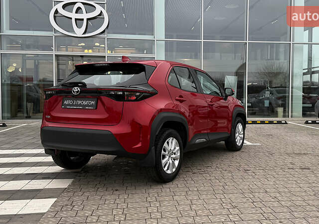 Червоний Тойота Yaris Cross, об'ємом двигуна 1.49 л та пробігом 38 тис. км за 24900 $, фото 17 на Automoto.ua