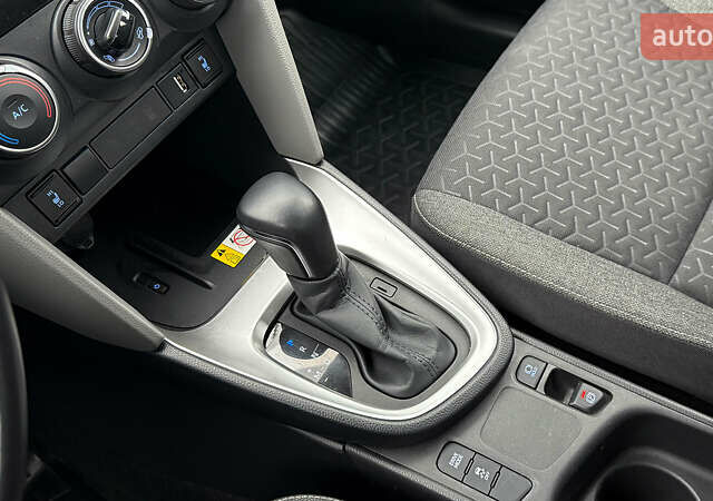 Червоний Тойота Yaris Cross, об'ємом двигуна 1.49 л та пробігом 38 тис. км за 24900 $, фото 20 на Automoto.ua