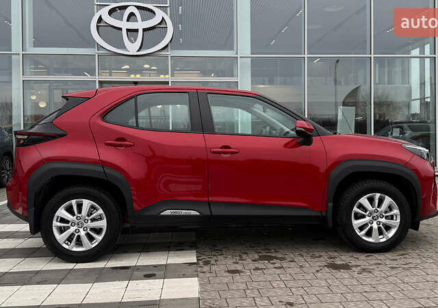 Червоний Тойота Yaris Cross, об'ємом двигуна 1.49 л та пробігом 38 тис. км за 24900 $, фото 16 на Automoto.ua