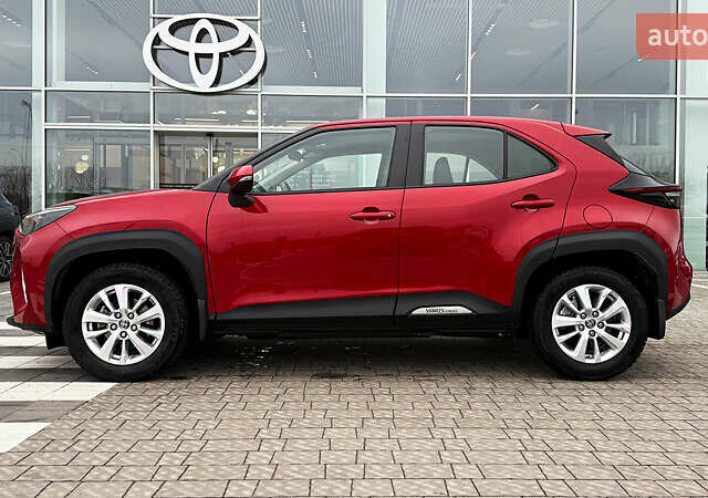 Червоний Тойота Yaris Cross, об'ємом двигуна 1.49 л та пробігом 38 тис. км за 24900 $, фото 2 на Automoto.ua